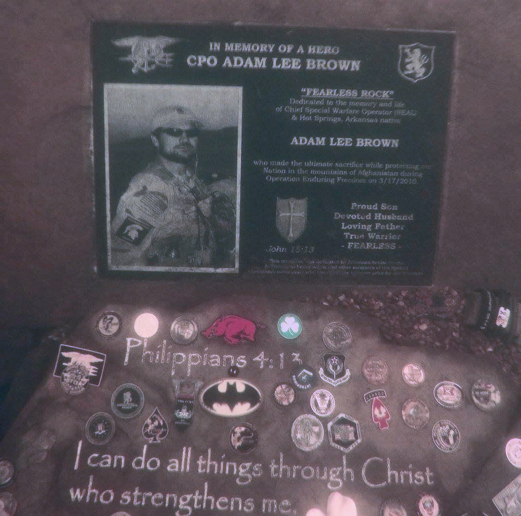 Central AR Chapter Hosts Dive to “Fearless Rock – the Underwater Adam Brown Memorial”