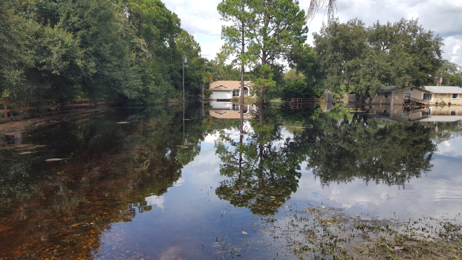 SDIA Florida Team Assists Army Veteran, Flood Victims